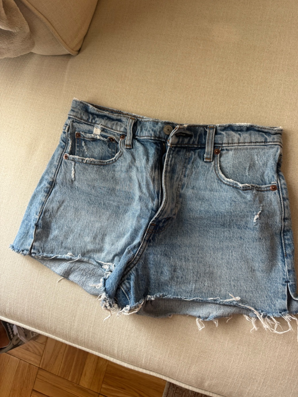 Abercrombie & Fitch - the mom short high rise